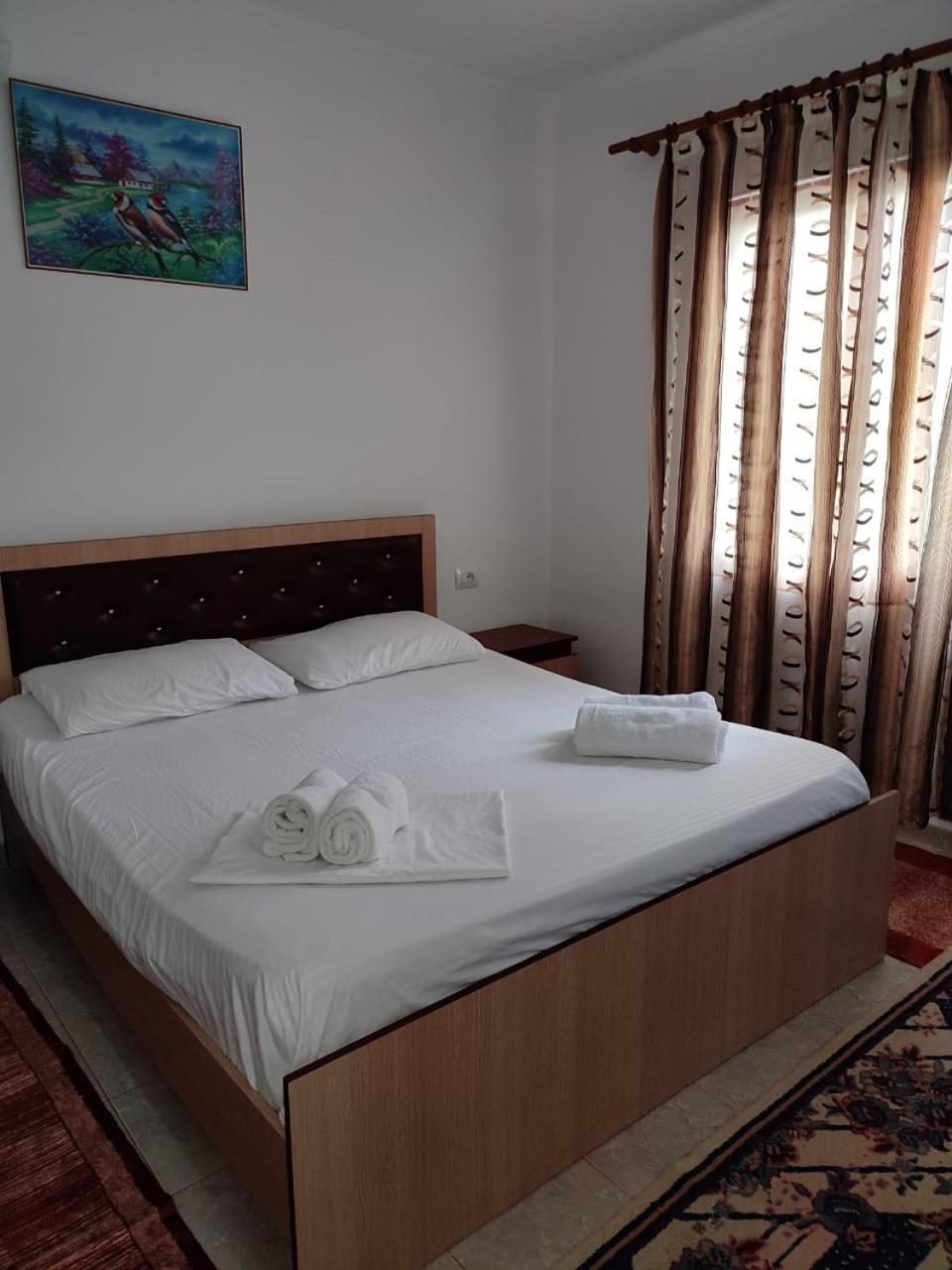 Guest House Eloid Μπεράτ Εξωτερικό φωτογραφία