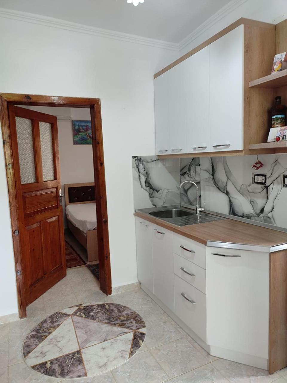 Guest House Eloid Μπεράτ Εξωτερικό φωτογραφία
