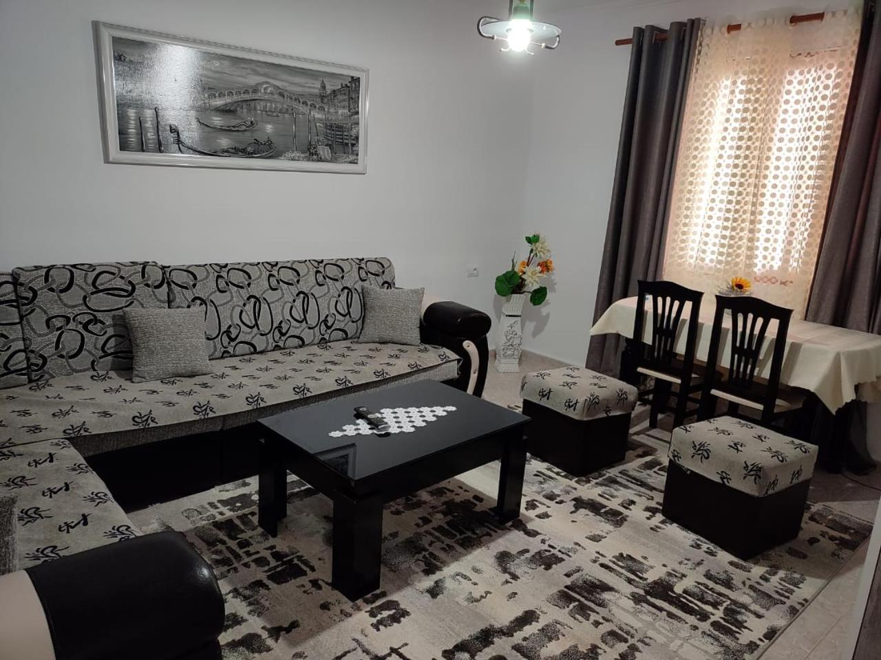 Guest House Eloid Μπεράτ Εξωτερικό φωτογραφία
