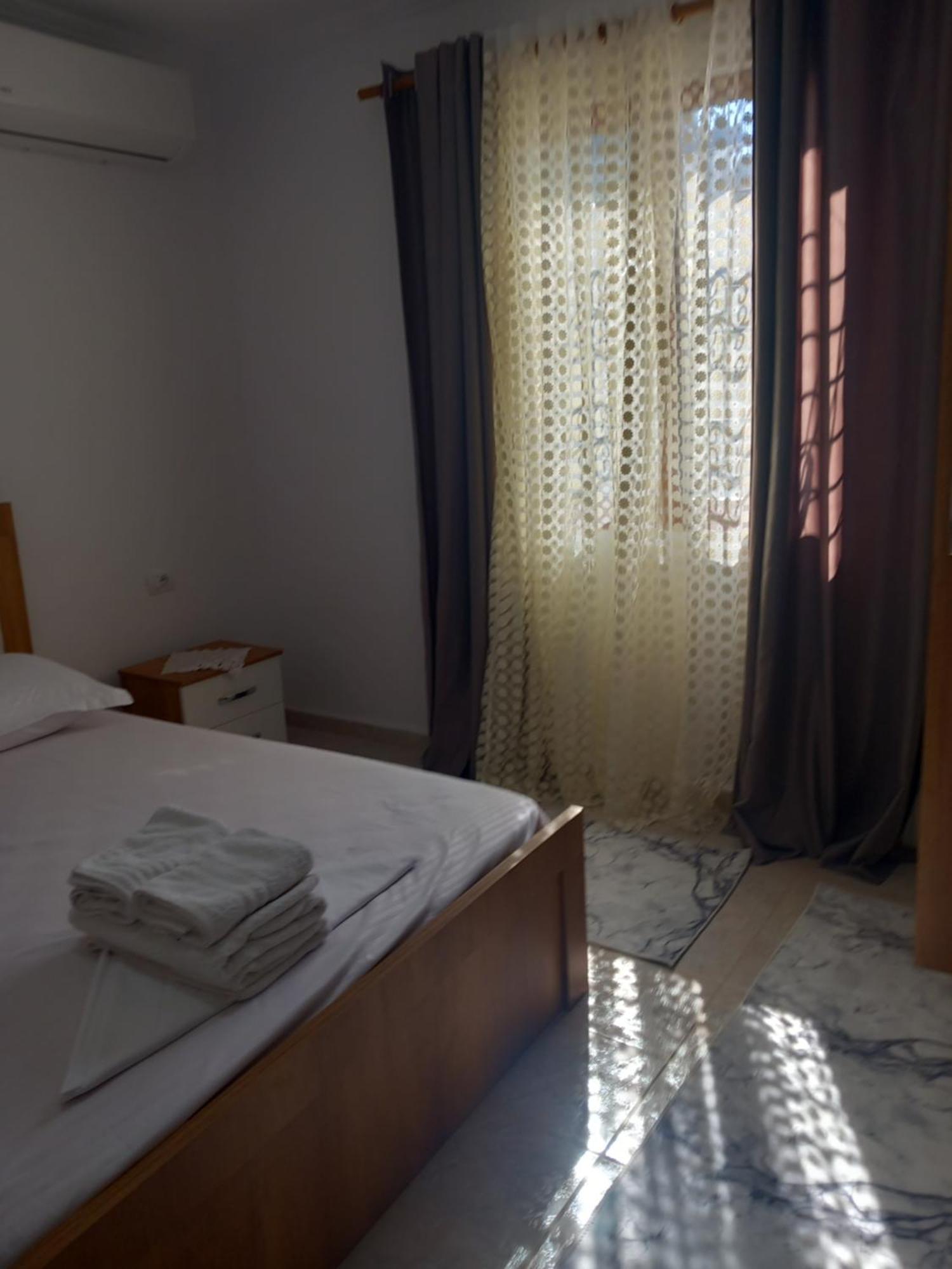 Guest House Eloid Μπεράτ Εξωτερικό φωτογραφία