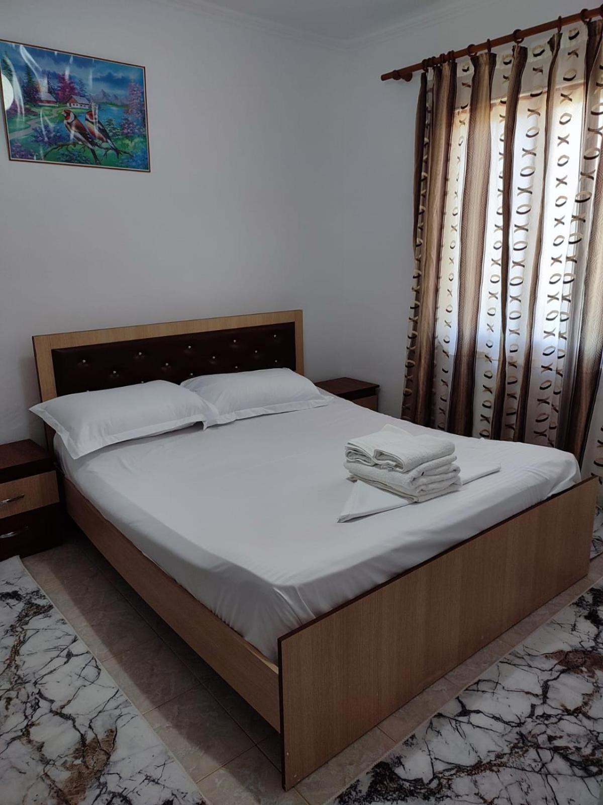 Guest House Eloid Μπεράτ Εξωτερικό φωτογραφία