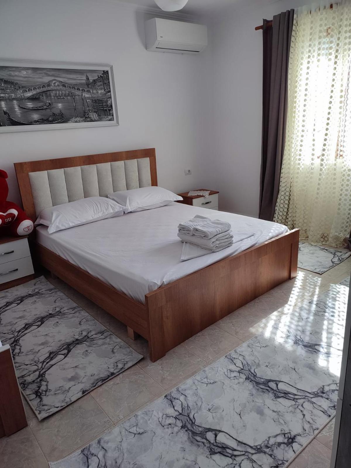Guest House Eloid Μπεράτ Εξωτερικό φωτογραφία