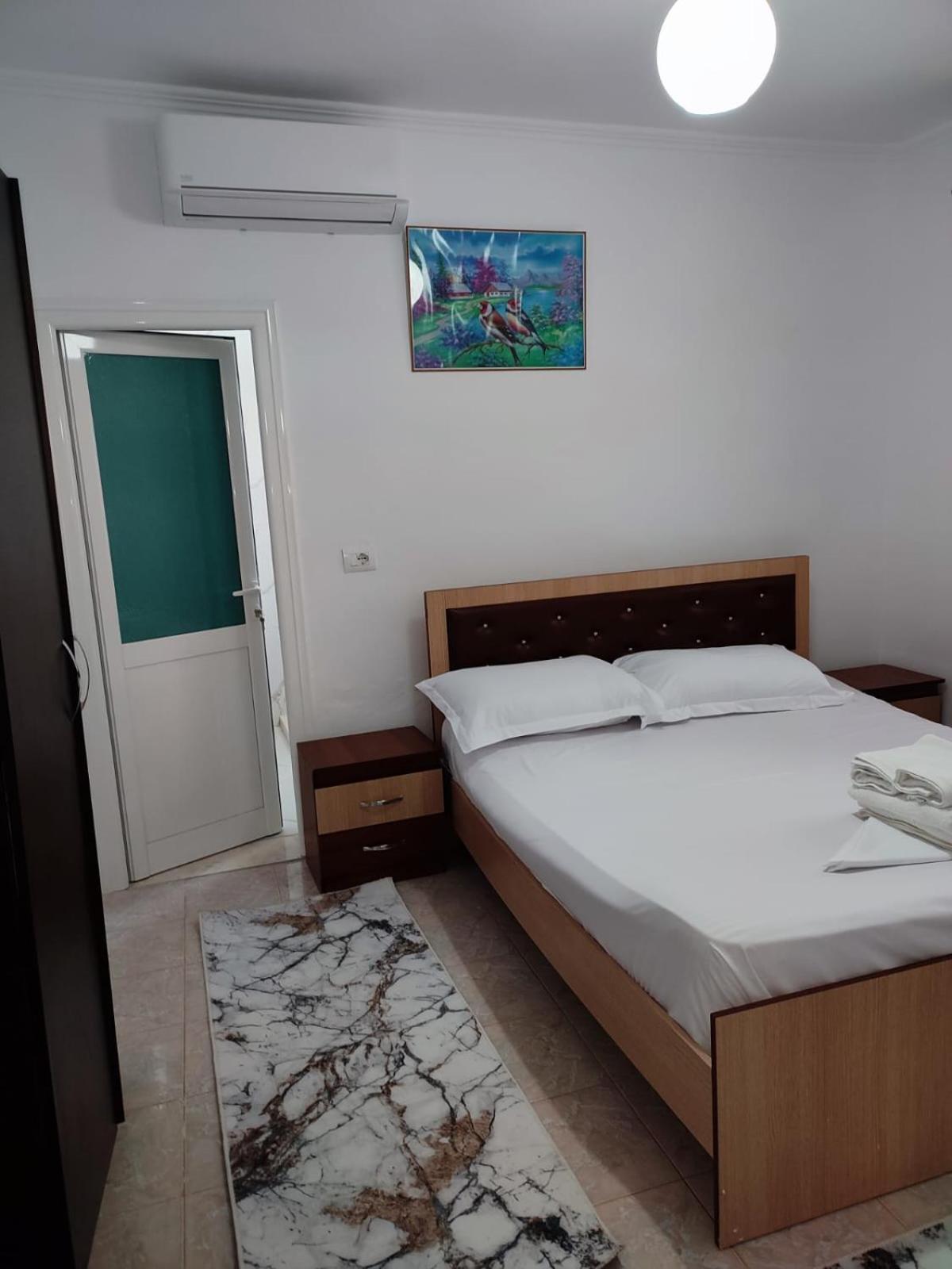 Guest House Eloid Μπεράτ Εξωτερικό φωτογραφία