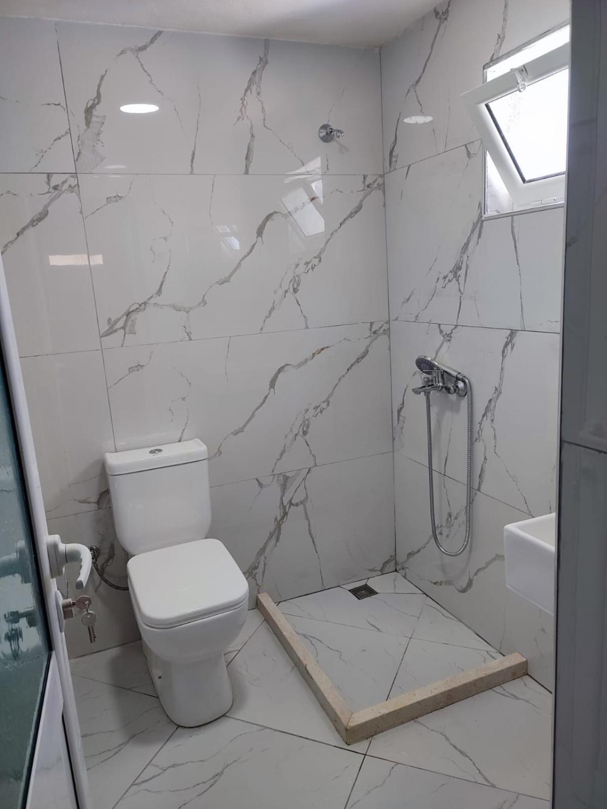 Guest House Eloid Μπεράτ Δωμάτιο φωτογραφία