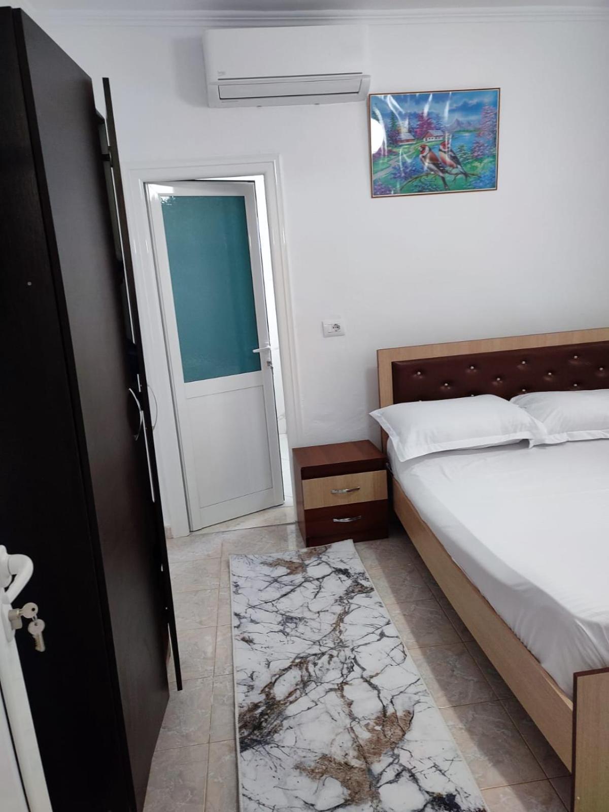 Guest House Eloid Μπεράτ Δωμάτιο φωτογραφία